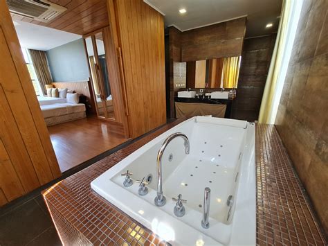 DREAM BOUTIQUE HOTEL AND SPA $33 ($̶4̶3̶).
